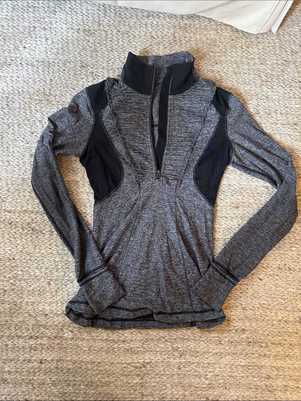 Lululemon Women’s Long-Sleeve Heathered Gray Quarter-Zip Active Top